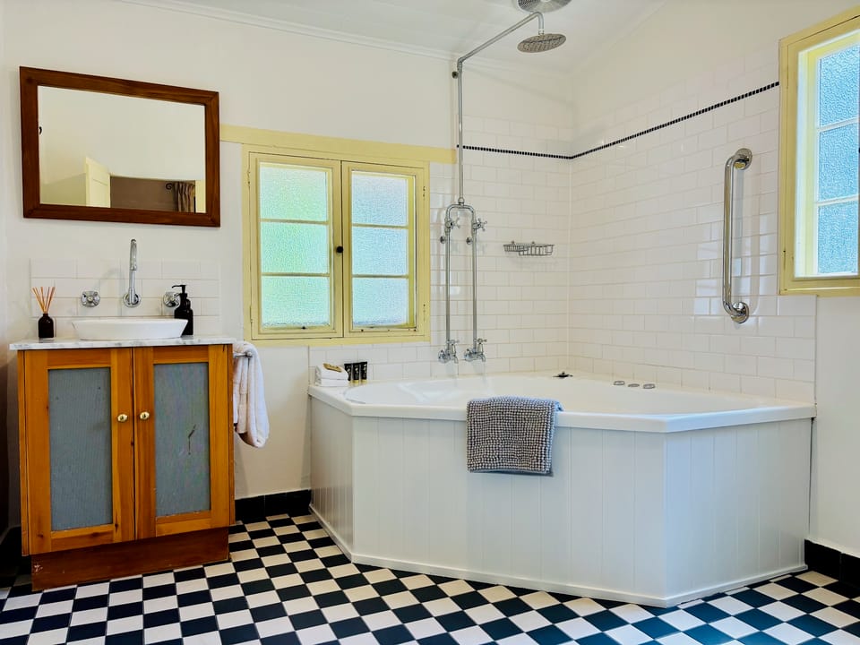 Image of the bathroom in the Flaxman cottage.