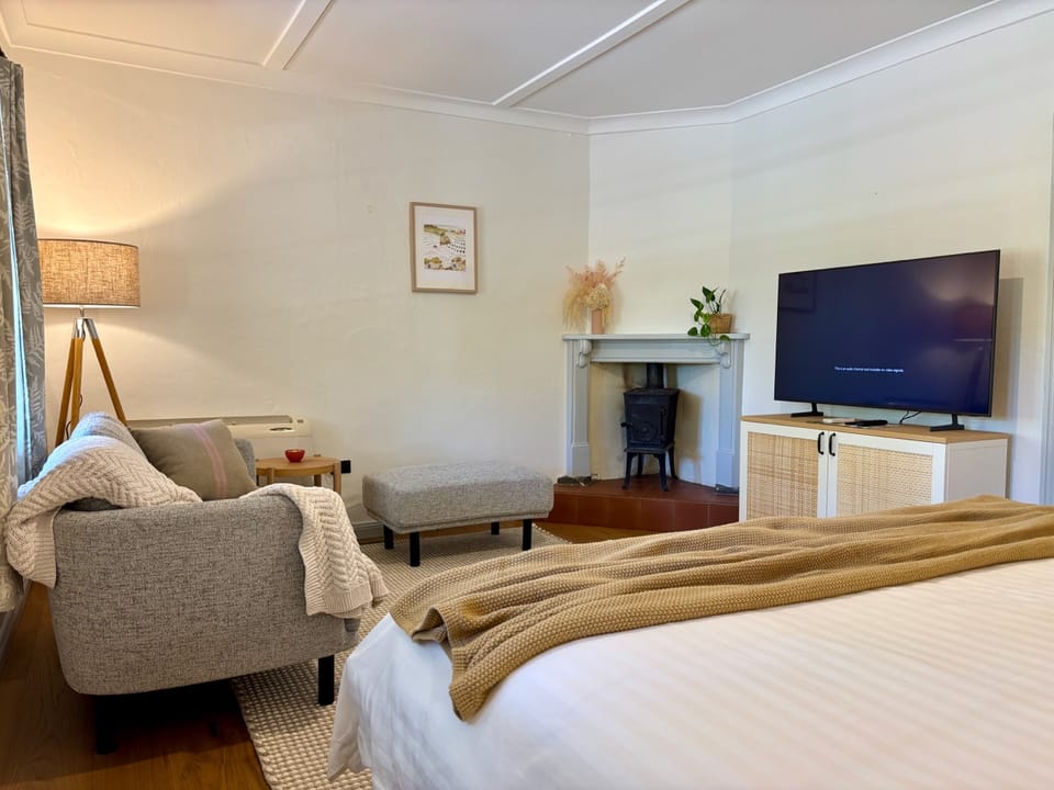 Image of the left side of the living room in the Kavel cottage.
