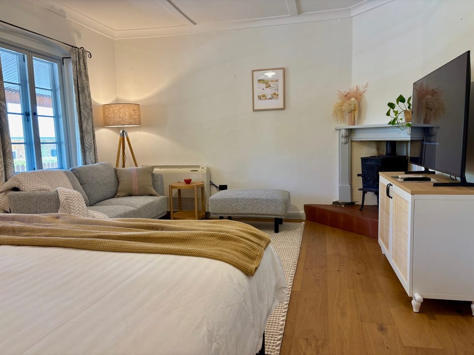 Image of the right side of the living room in the Kavel cottage.