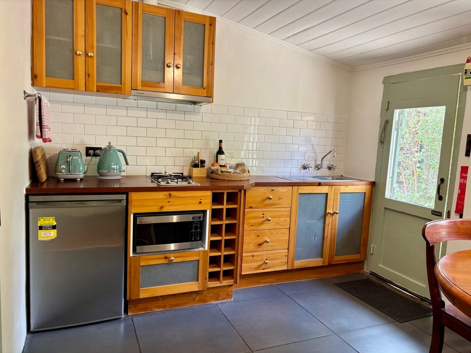 Image of the kitchen in the Menge cottage.